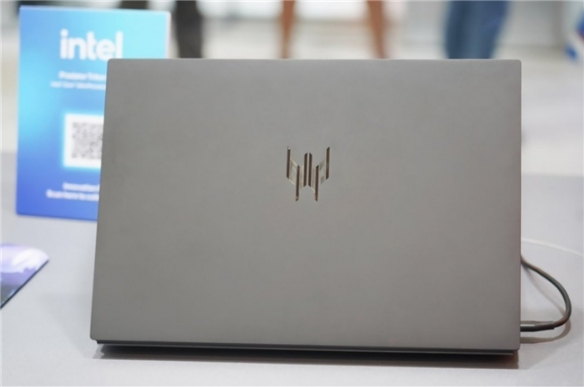 职场精英与游戏玩家必看：宏碁2025黑科技装备如何提升工作效率与沉浸体验