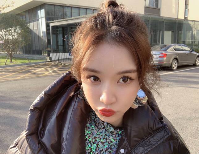 主播雪梨的流量密码：揭秘高效直播运营与粉丝增长实战技巧