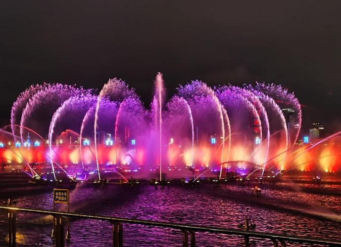 在线好看的喷泉视频哪里找？高清无水印免费下载全攻略