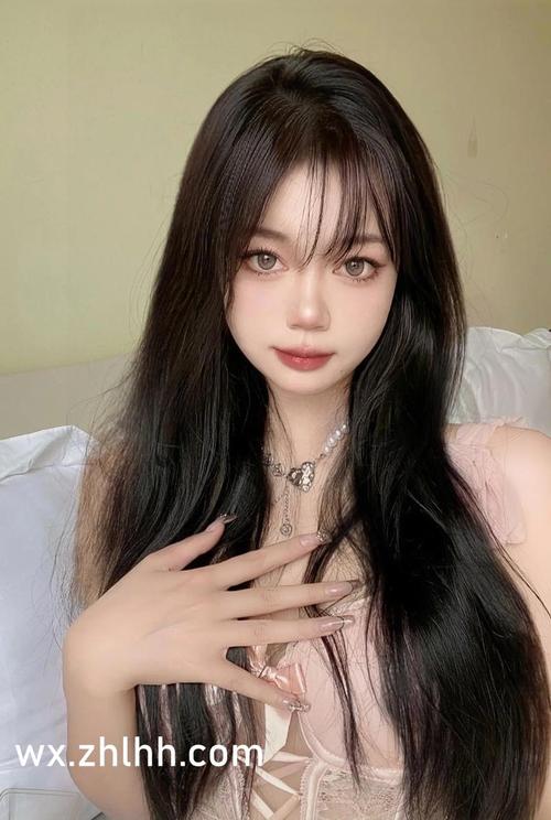 18岁仙踪林为何引发热议？揭秘中国大陆新生代女rapper的突围之路