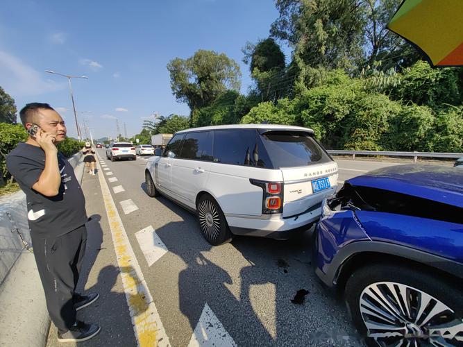 厦门路虎事件背后真相曝光:豪车纠纷为何引发全网热议?三大细节揭露内幕 厦门路虎事件背后真相曝光:豪车纠纷为何引发全网热议?三大细节揭露内幕