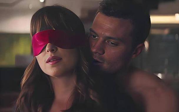 五十度灰遇上绿巨人？爆笑跨界解析，解锁创意脑洞新姿势！