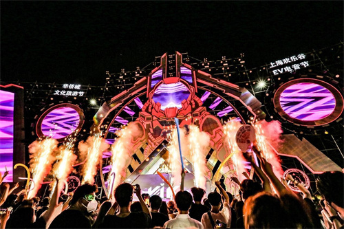 文化旅游跨界融合——借助数字技术赋能欢乐谷品牌，吸引粉丝，打造创新电音节新玩法

