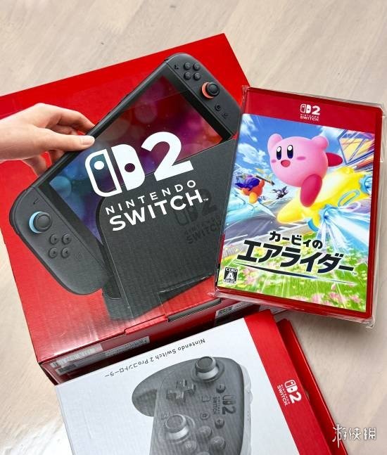 翻阅游戏说明书时那份激动难以言喻!许多老玩家怀念昔日纸质说明书带来的温馨回忆 翻阅游戏说明书时那份激动难以言喻!许多老玩家怀念昔日纸质说明书带来的温馨回忆