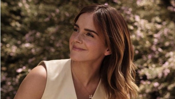 艾玛·沃特森新恋情曝光！与富豪公然在机场激吻