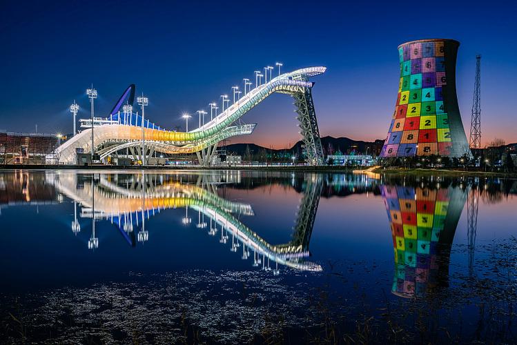 首钢大跳台灯光秀