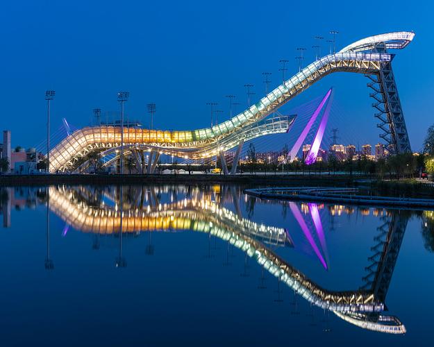 首钢大跳台灯光秀