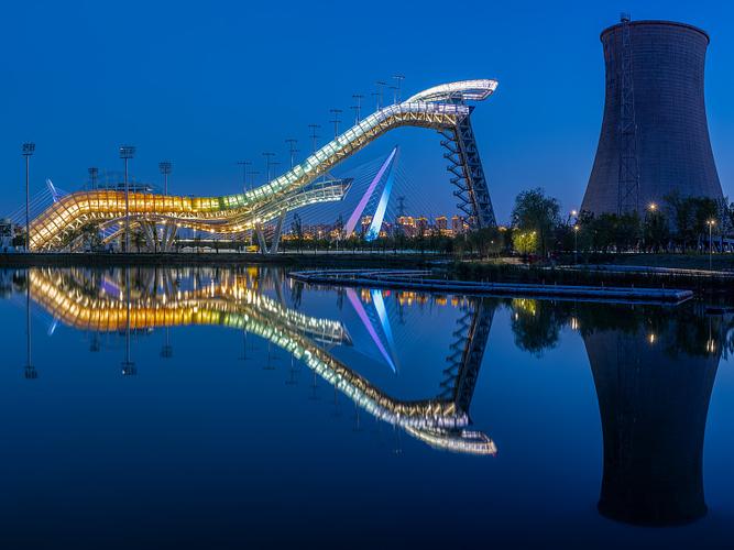 首钢大跳台冬奥灯光秀