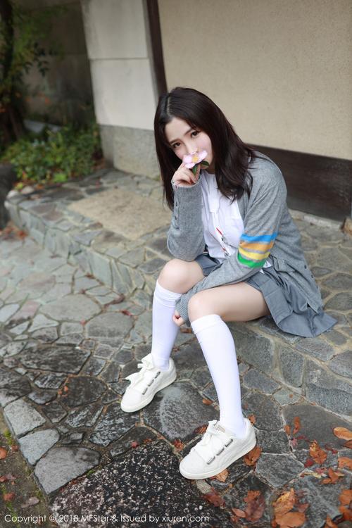 bj青草唯一露下面在线播放