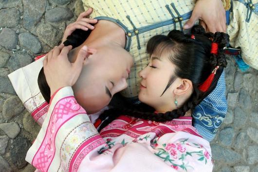 新还珠格格厨房吻戏