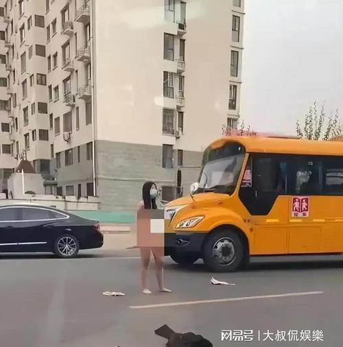 光溜溜的美女全身无遮掩视频
