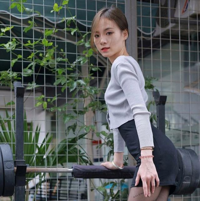 无内丝袜大尺度福利写真视频