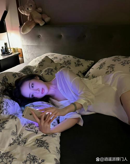 床上美女最新版