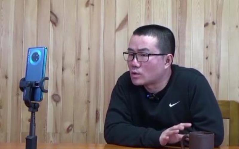 徐静雨在哪里直播