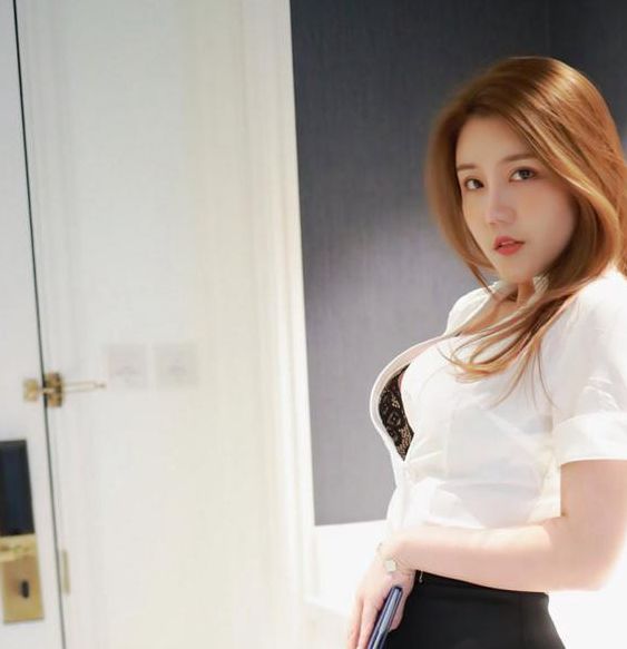 无内丝袜大尺度福利写真视频