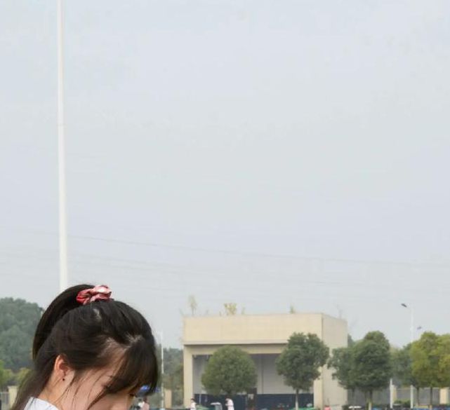 国产精品疯狂输出jk草莓视频