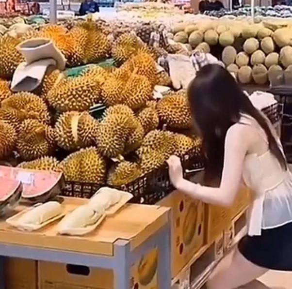 美女榴莲深夜释放