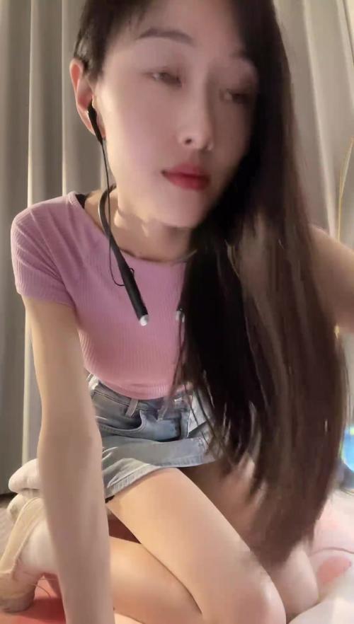 美女揉小豆豆呻吟视频