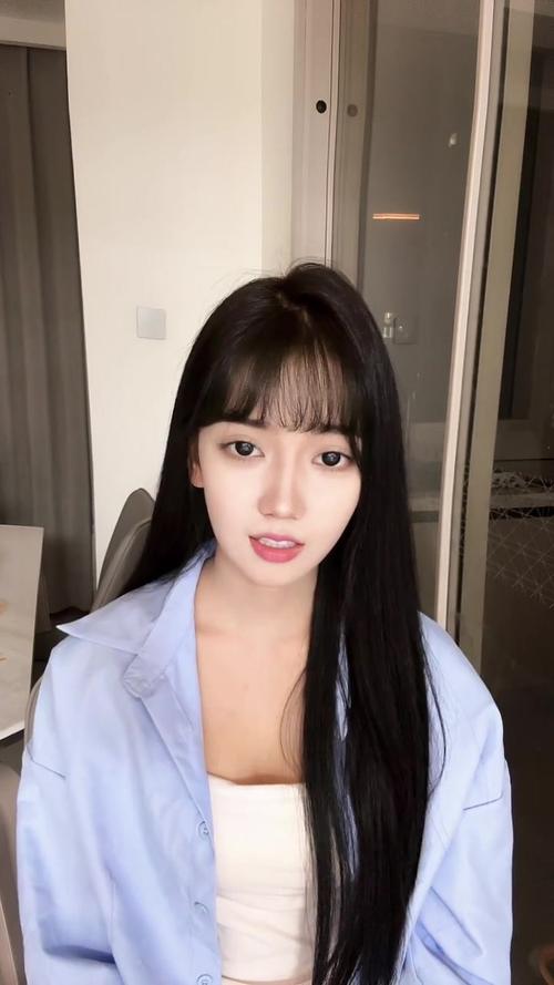 主播楠楠野外直播回放