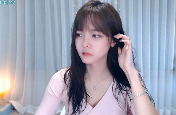 石榴视频幸福宝深夜释放自己下载