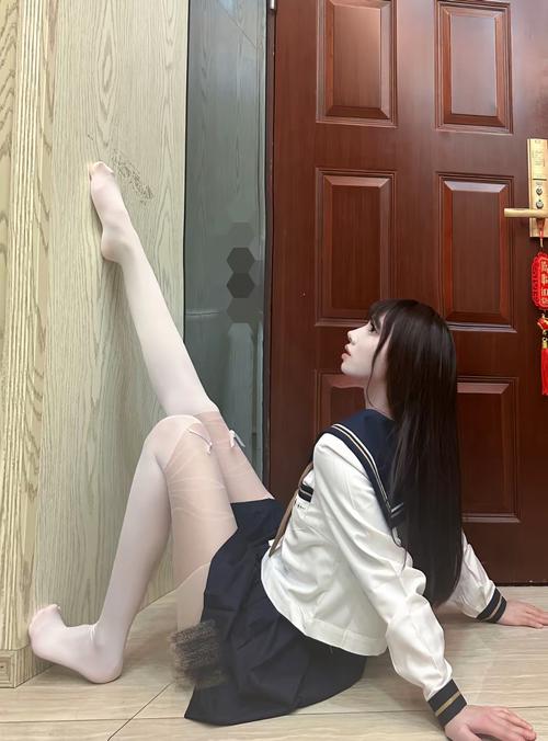 国产精品疯狂输出jk草莓视频