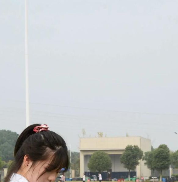 国产精品疯狂输出jk草莓视频