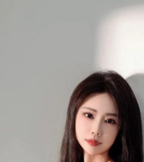 大胸美女白衬衫视频APP