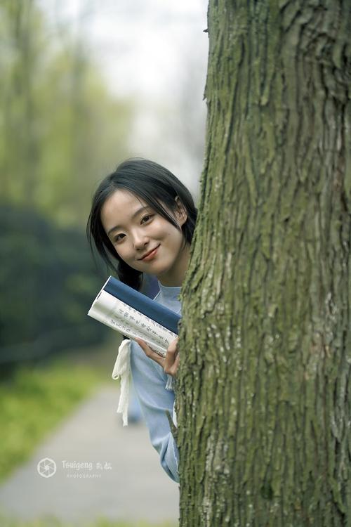 依依成人精品视频在线播放