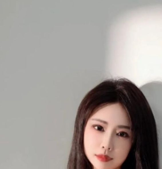 大胸美女白衬衫视频APP